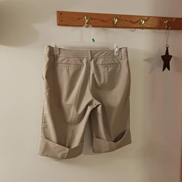 Gap Stretch Women's Professional Flat Front Bermuda Shorts Size 10 - Picture 3 of 6